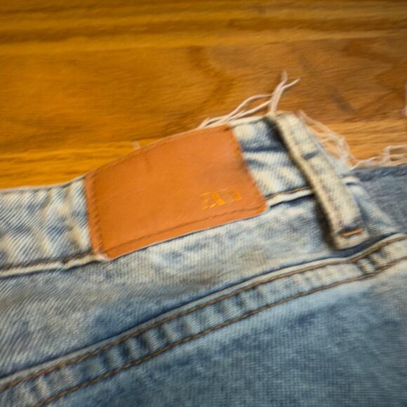 Zara Raw Hem Jeans Light Wash Blue High Waisted Straight Leg Size 6 - Picture 7 of 8